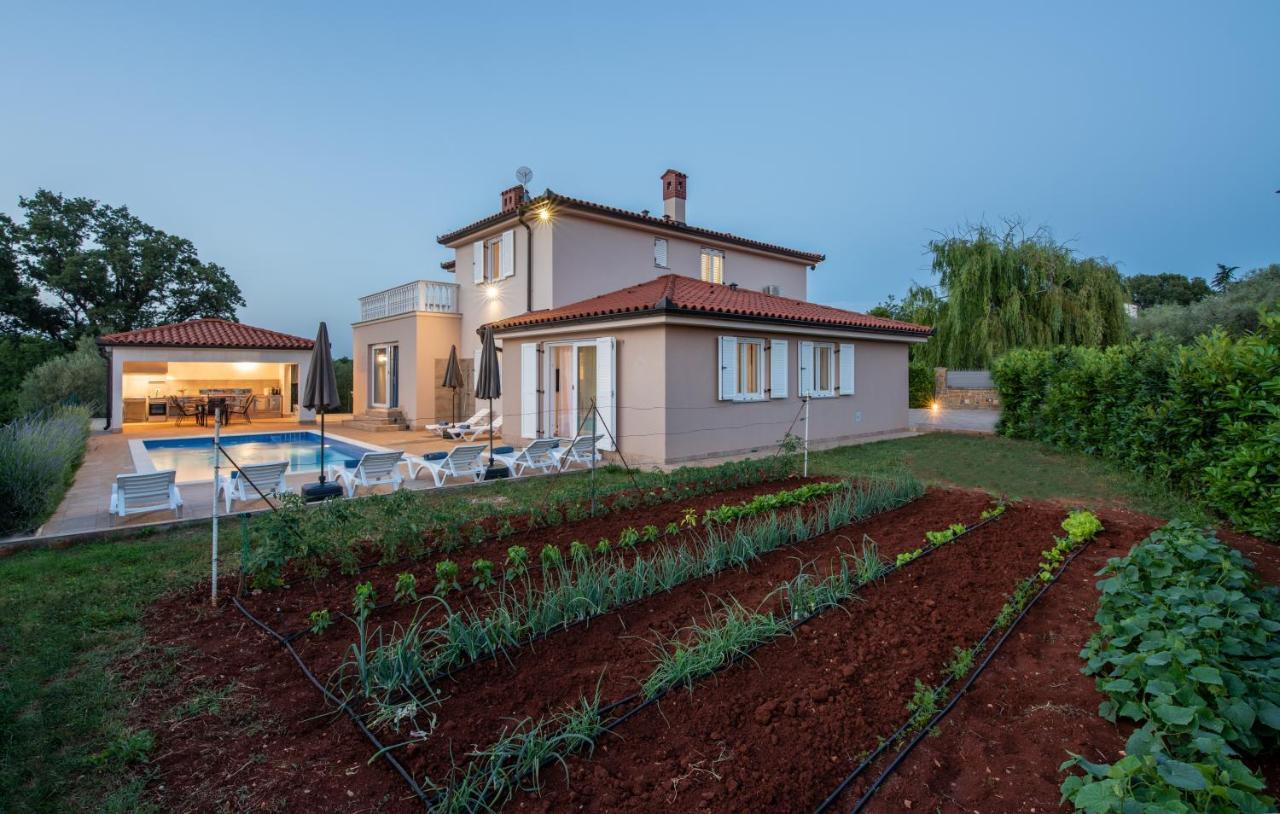 Villa Buroli With Pool, Sauna And Jacuzzi Exterior foto