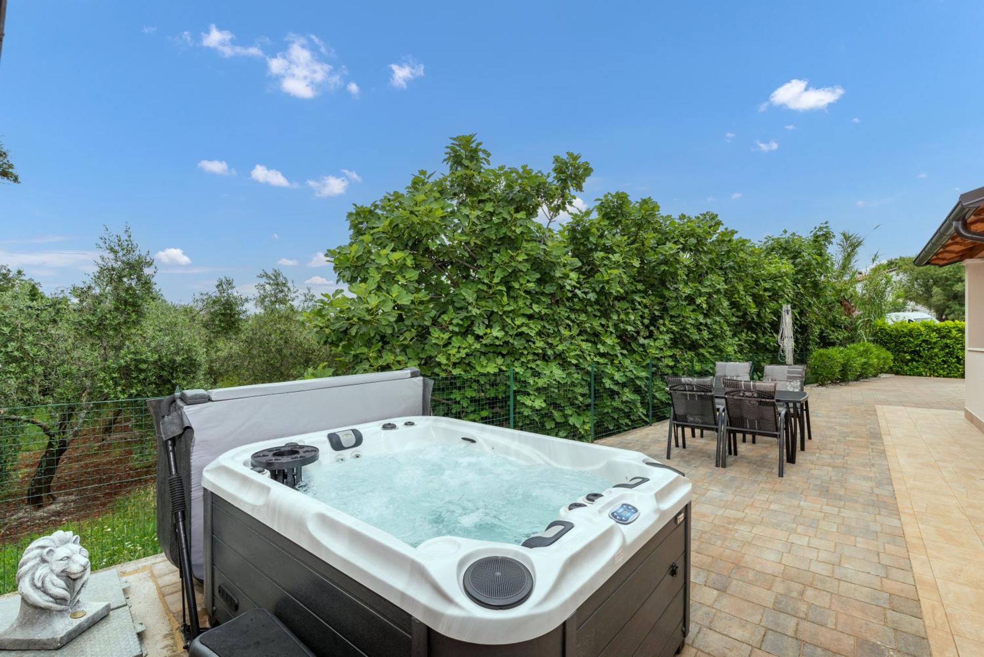 Villa Buroli With Pool, Sauna And Jacuzzi Exterior foto