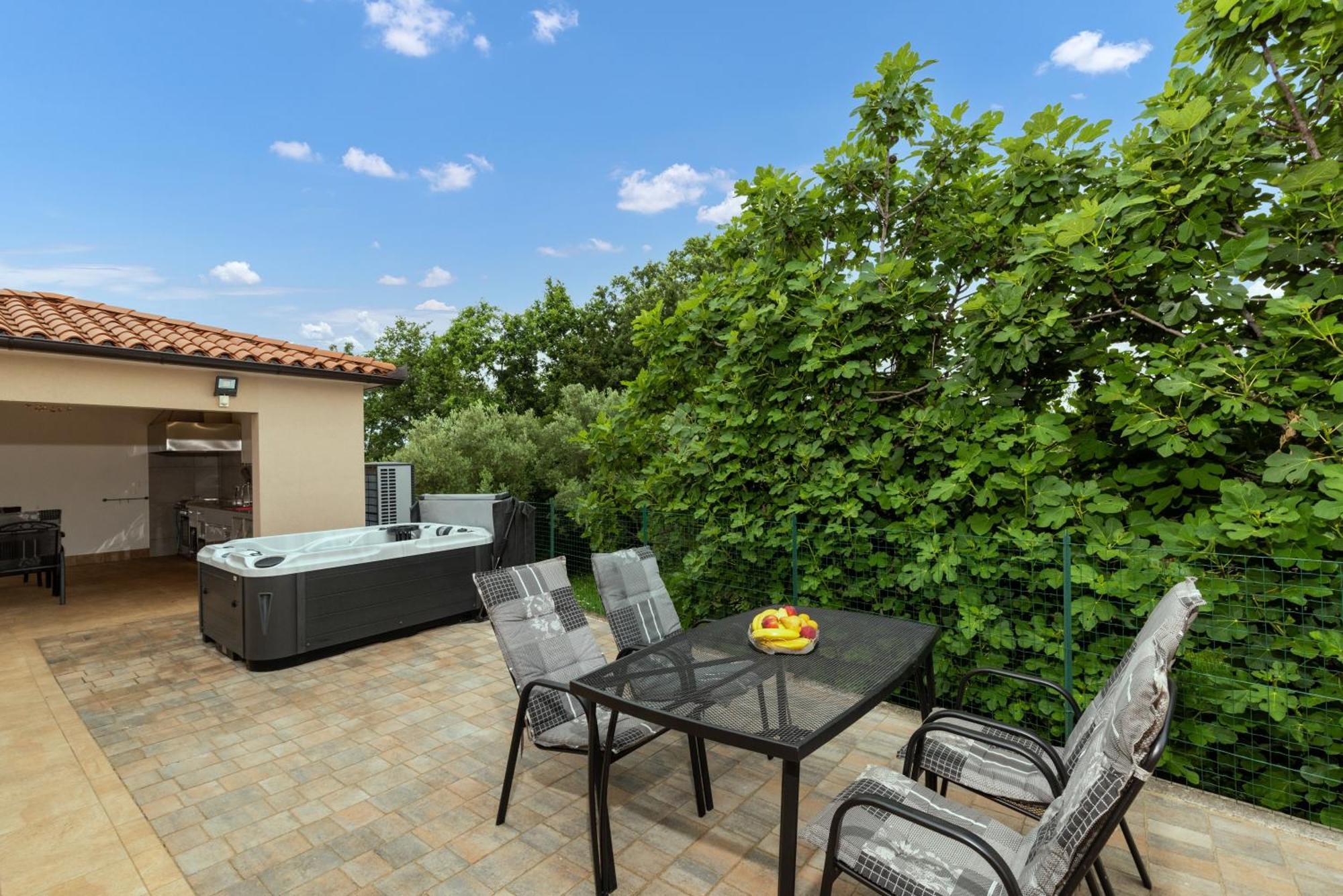 Villa Buroli With Pool, Sauna And Jacuzzi Exterior foto